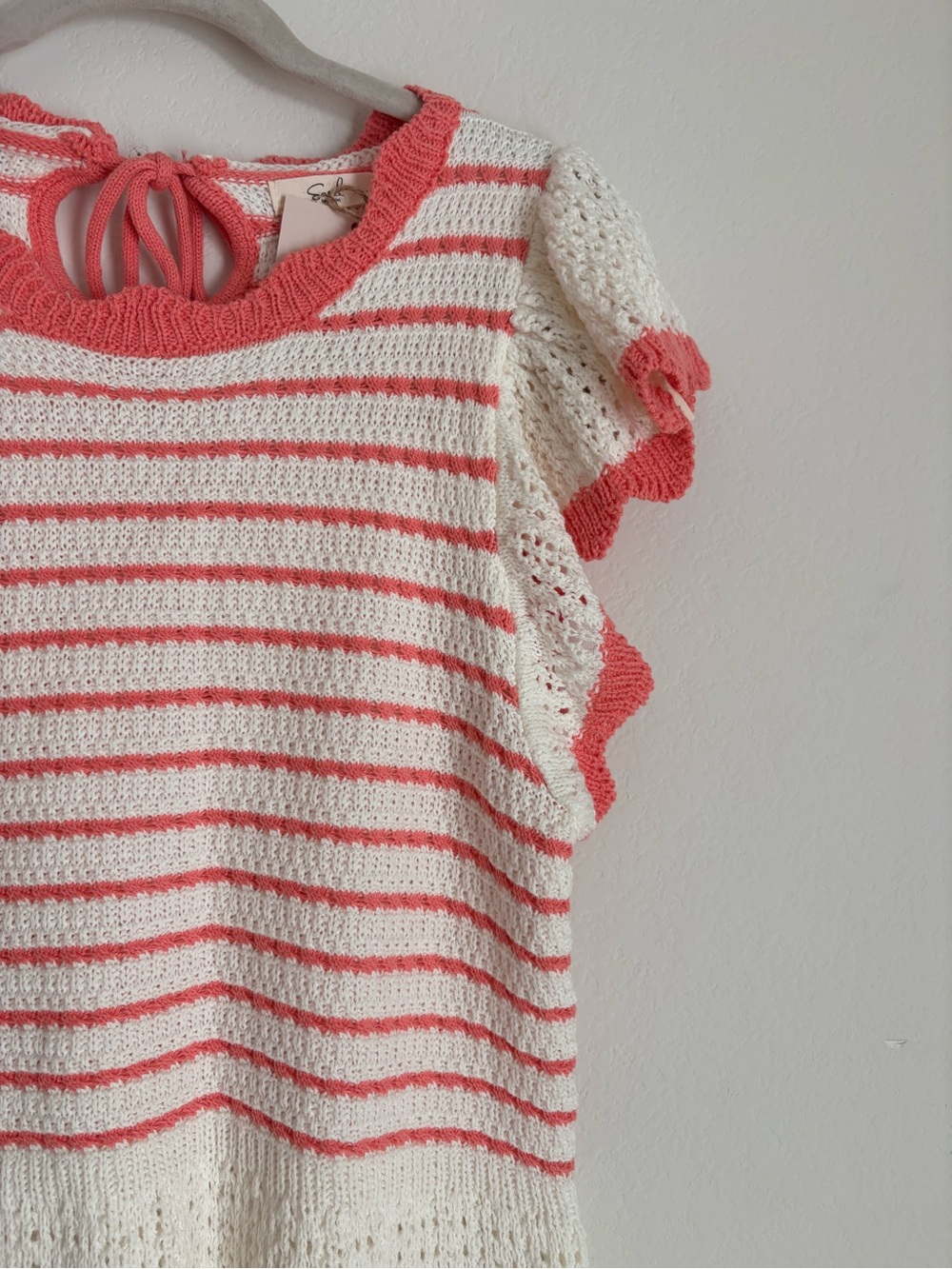 NWT Easel Cream & Coral Striped Knit Top size Small - Picture 3 of 9